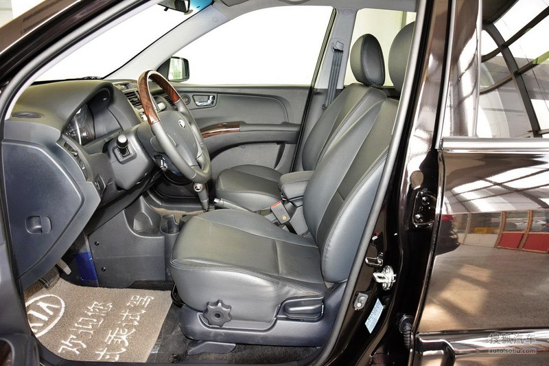 【 起亚狮跑图片】_深色内饰_内饰_搜狐汽车网