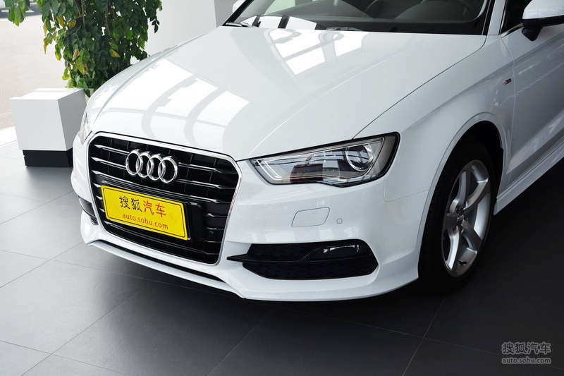 2015款奥迪a3三厢45tfsi s line豪华型