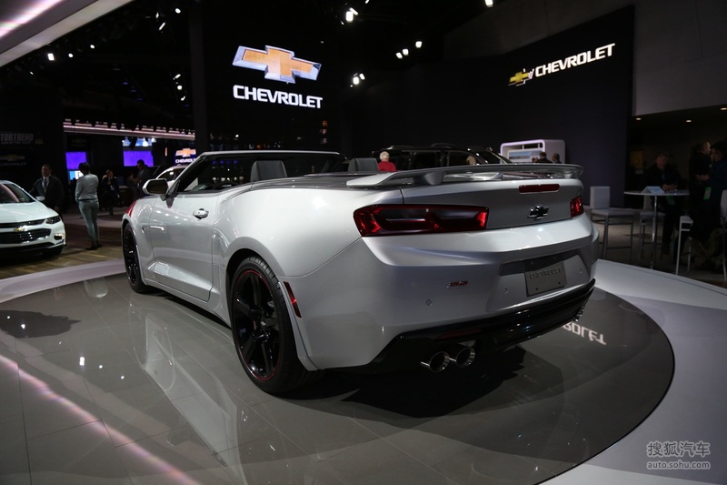 雪佛兰科迈罗ss敞篷版北美车展实拍