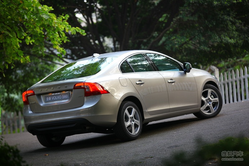 2011款沃尔沃s60试驾