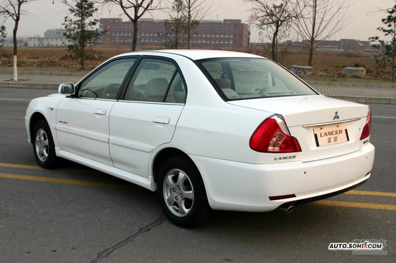 【 三菱蓝瑟图片】_搜狐汽车试驾蓝瑟_搜狐汽车网