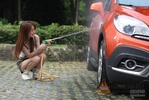 隐约的诱惑！媳妇湿身来洗车—性感来袭！