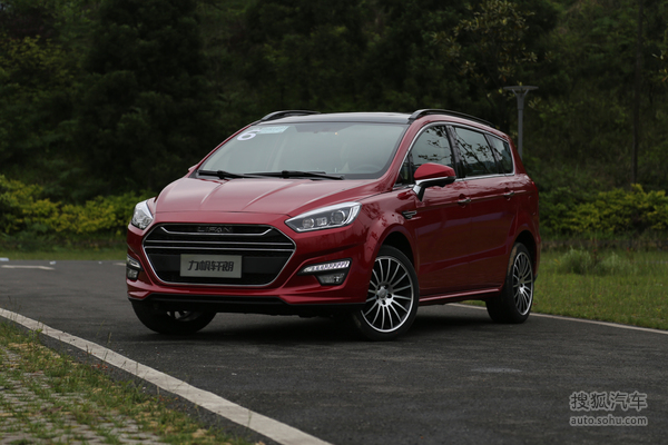 经销商(重庆康泽汽车销售有限公司)处了解到,店内力帆轩朗火热开售,现