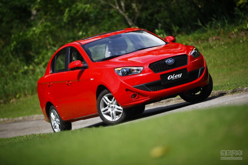 欧朗一汽轿车欧朗三厢2012款一汽欧朗1.5l自动试驾实拍