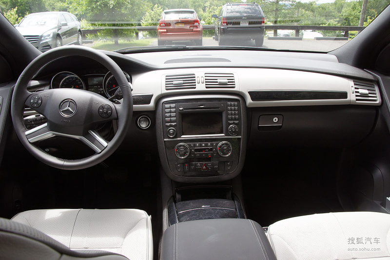奔驰进口奔驰r级2011款奔驰r500海外试驾实拍