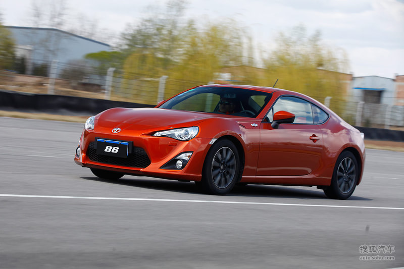 2013款丰田86自动豪华版试驾实拍
