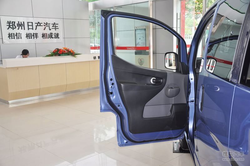 日產鄭州日產nv2002013款日產nv200 1.6l豪華型