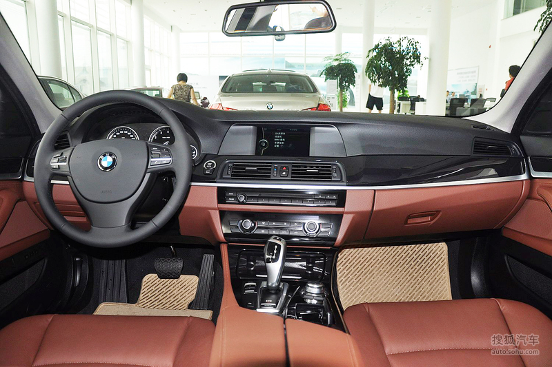 【宝马5系(进口) 2012款520i 典雅型 内饰棕色真皮图片t1570055】
