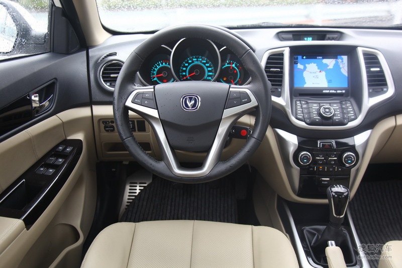 【长安逸动内饰浅色内饰图片t1300775】_长安图片_搜狐汽车网