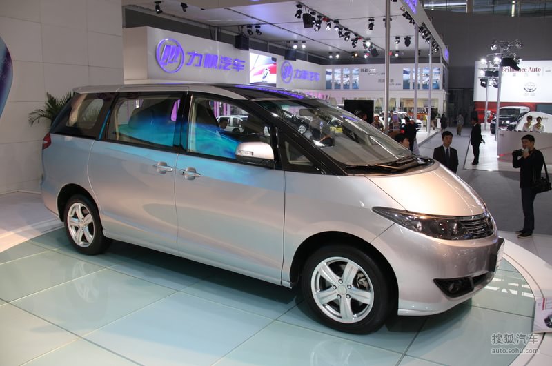 比亚迪m6车展实拍