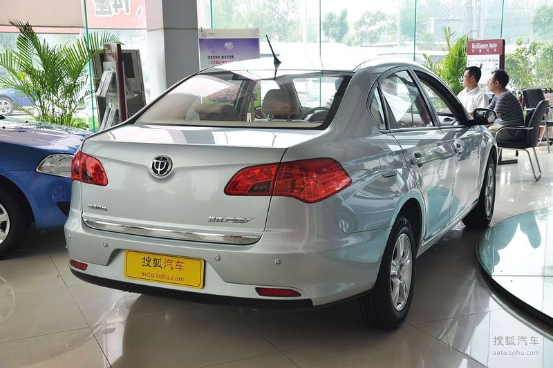 中华华晨金杯骏捷fsv2010款中华骏捷fsv 1.5l手动精英型到店实拍