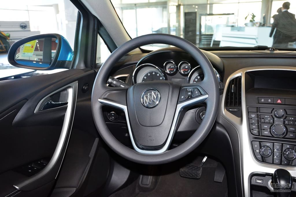 2014款别克英朗xt 1.6l自动时尚型