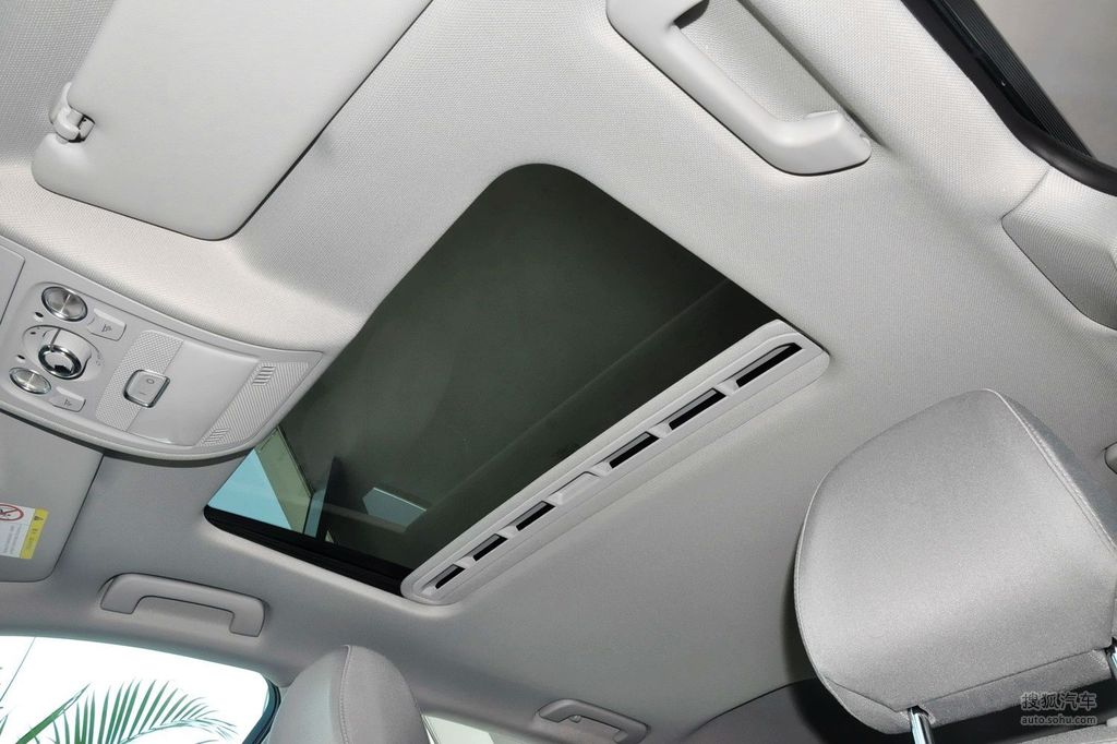 2015款奥迪a4l 30tfsi自动舒适型