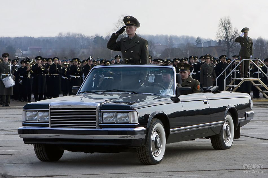 俄罗斯检阅车:吉尔