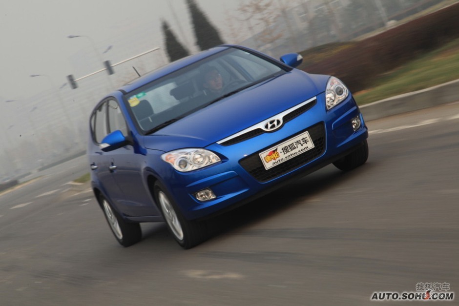 2009款北京现代i30 1.6手动试驾