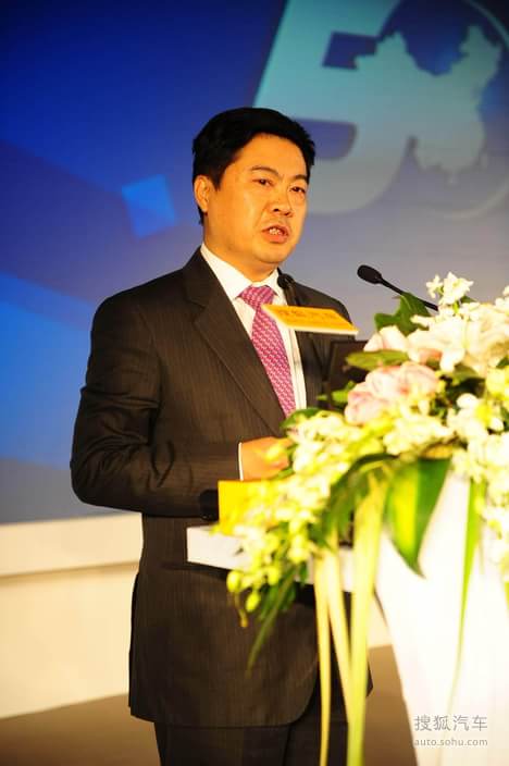 邹文超发表演讲