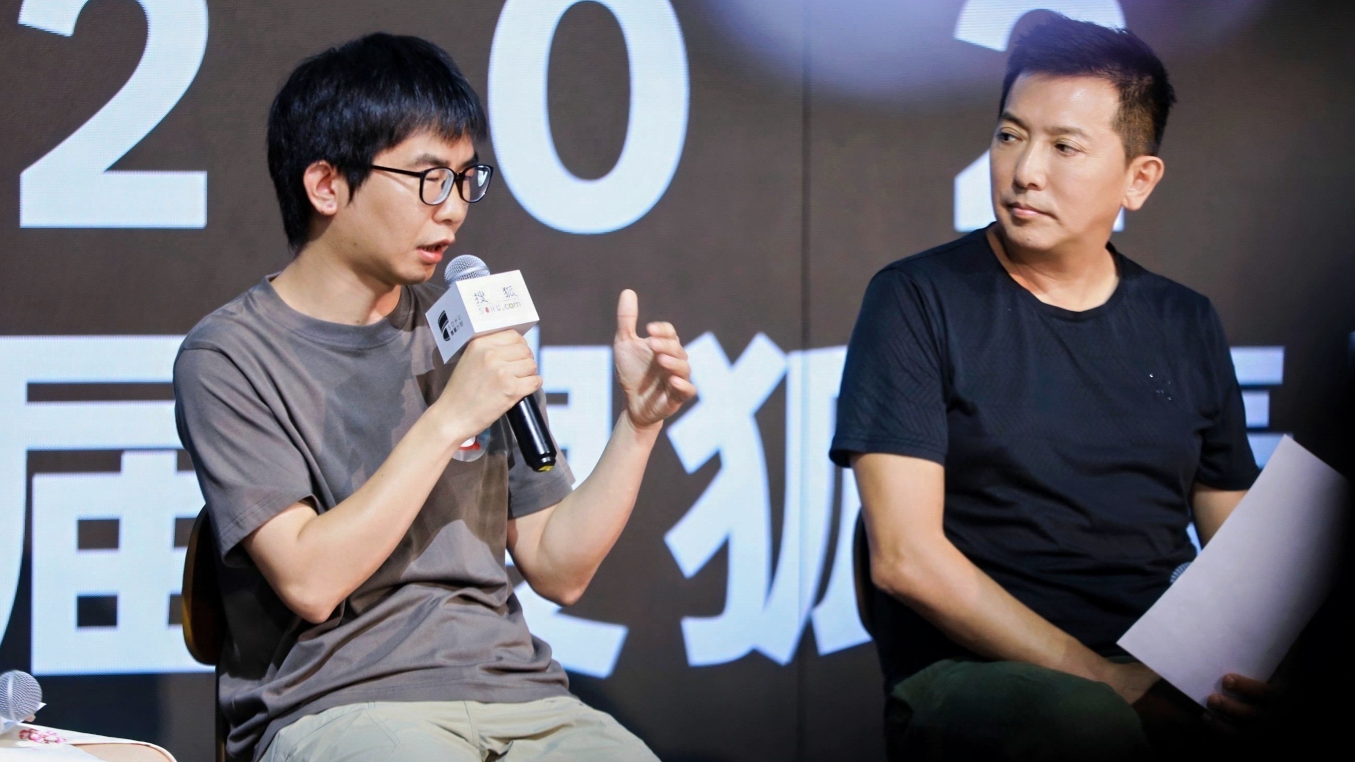 在裂缝中寻找光 张中臣的电影与记忆